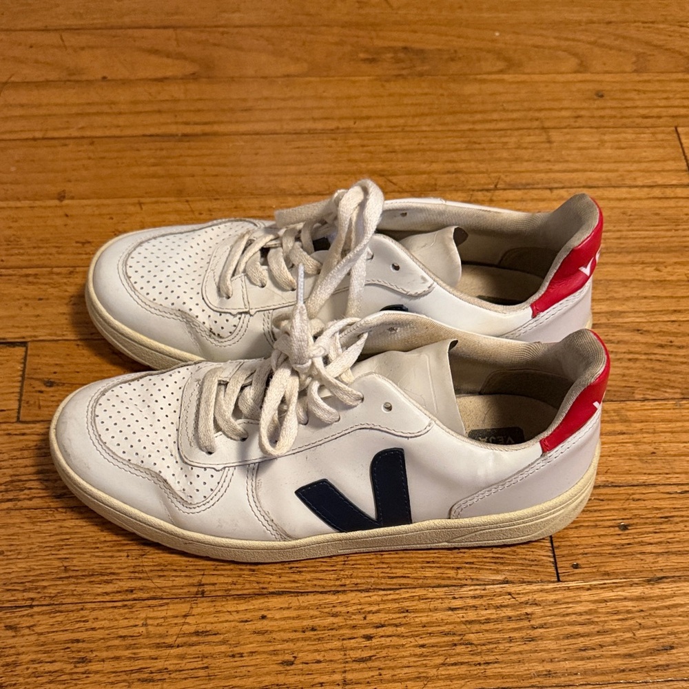 Veja V-12 White, Red/Navy Sneakers, women’s 7